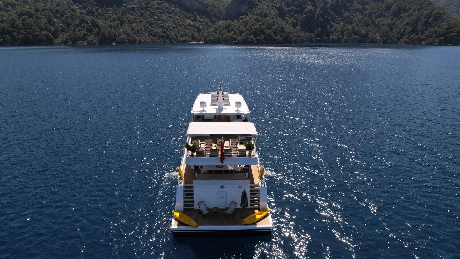 LILA TRAWLER