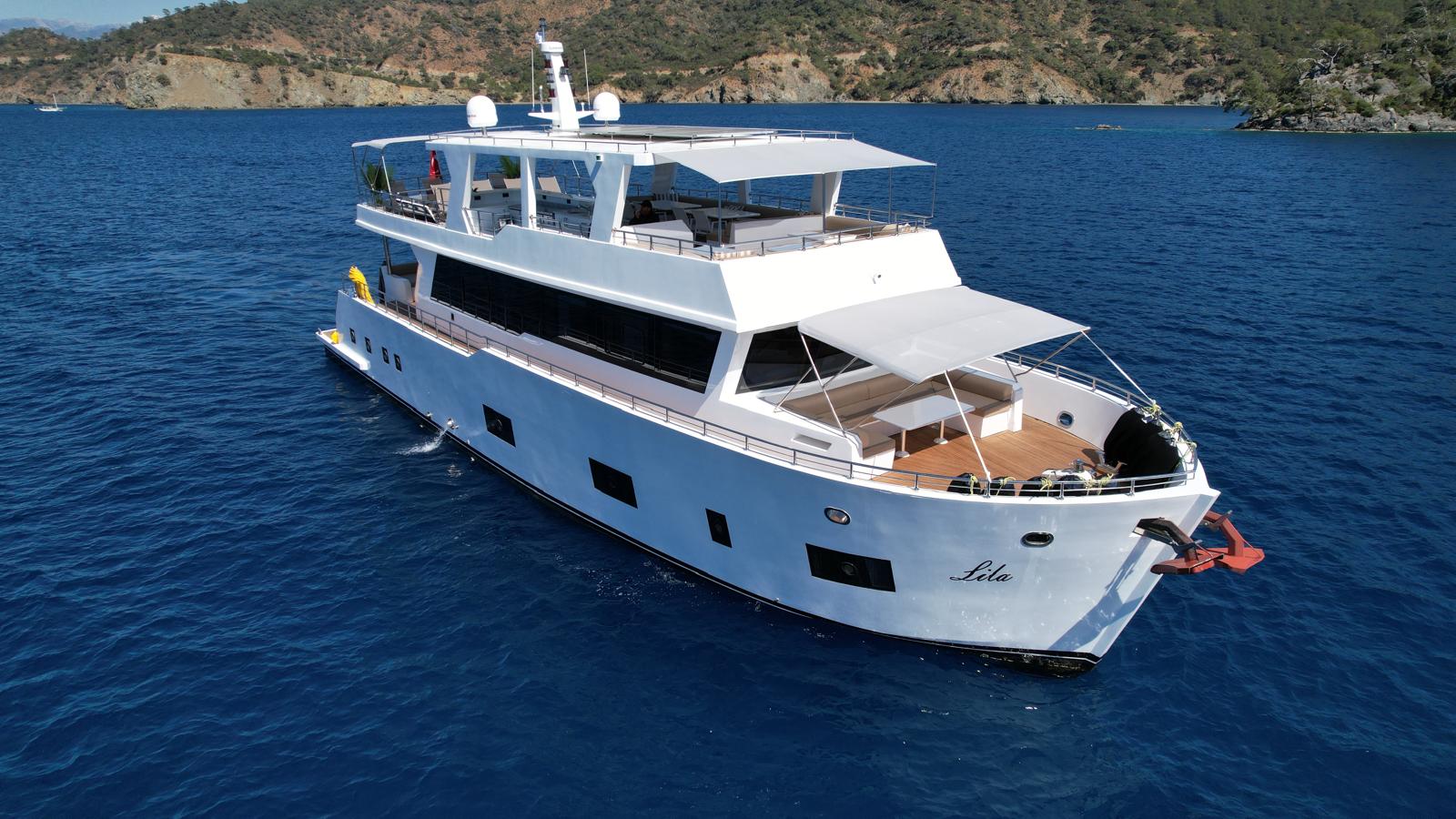 LILA TRAWLER