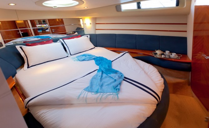 AZIMUT 46